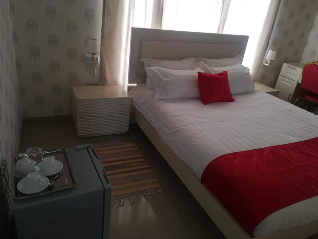 Lee Bed & Breakfast Francistown Zewnętrze zdjęcie