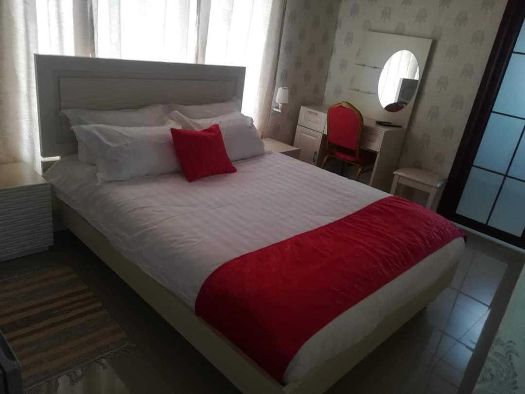 Lee Bed & Breakfast Francistown Zewnętrze zdjęcie